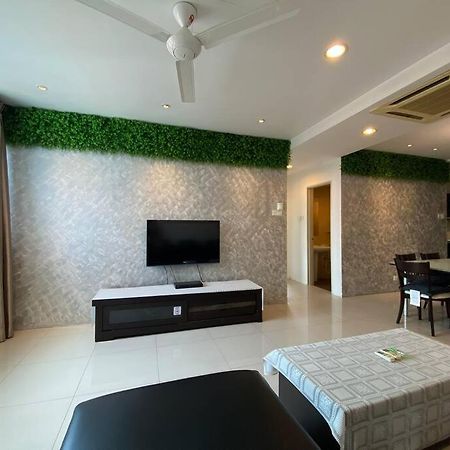 Spacious 3R,2R,Studio 5Min Walk To Time Square,Lalaport, Pool,Gym,Wifi Appartement Kuala Lumpur Buitenkant foto
