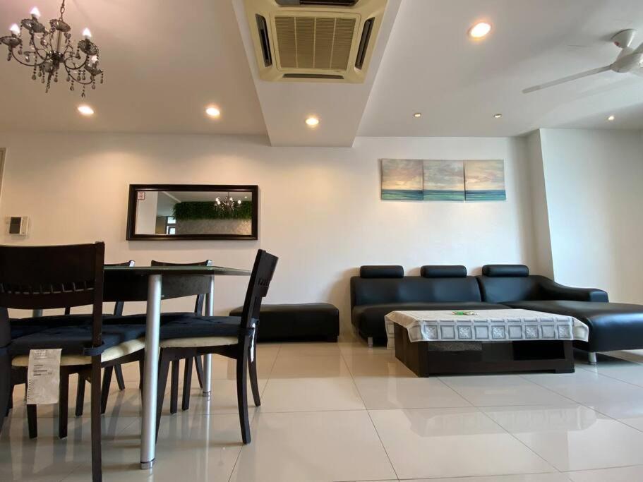 Spacious 3R,2R,Studio 5Min Walk To Time Square,Lalaport, Pool,Gym,Wifi Appartement Kuala Lumpur Buitenkant foto