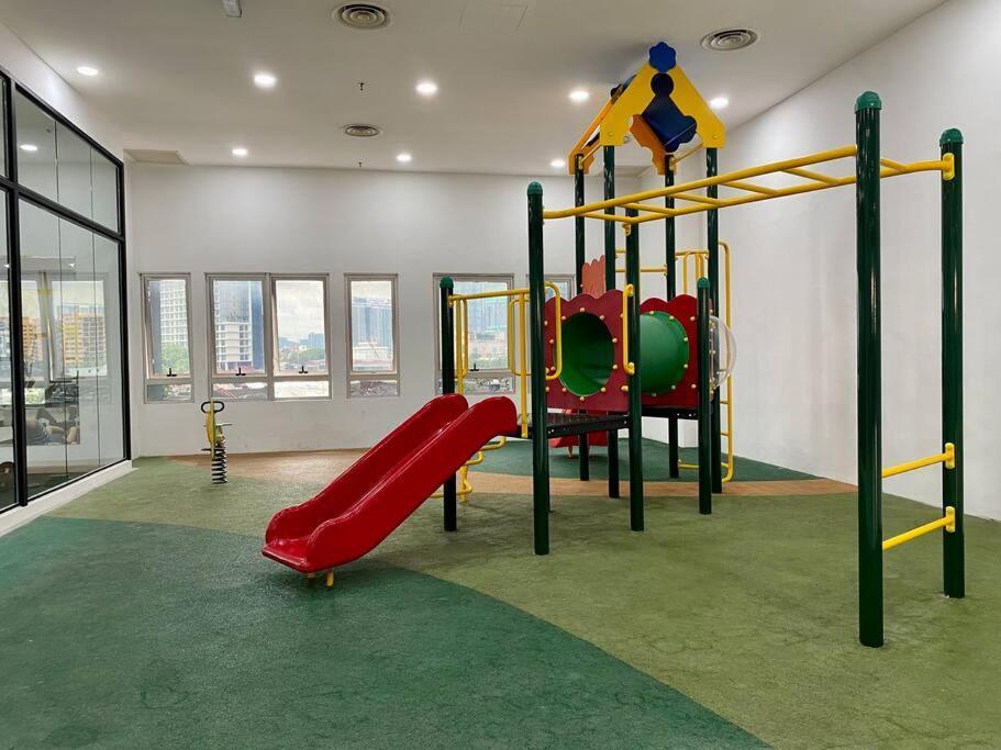 Spacious 3R,2R,Studio 5Min Walk To Time Square,Lalaport, Pool,Gym,Wifi Appartement Kuala Lumpur Buitenkant foto