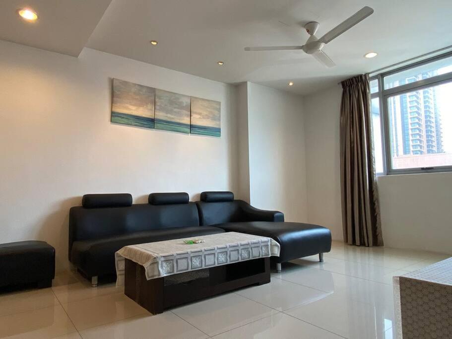 Spacious 3R,2R,Studio 5Min Walk To Time Square,Lalaport, Pool,Gym,Wifi Appartement Kuala Lumpur Buitenkant foto