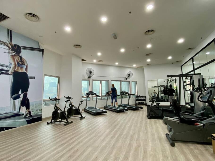 Spacious 3R,2R,Studio 5Min Walk To Time Square,Lalaport, Pool,Gym,Wifi Appartement Kuala Lumpur Buitenkant foto