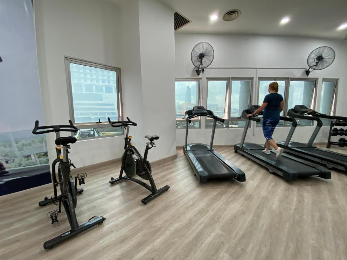 Spacious 3R,2R,Studio 5Min Walk To Time Square,Lalaport, Pool,Gym,Wifi Appartement Kuala Lumpur Buitenkant foto