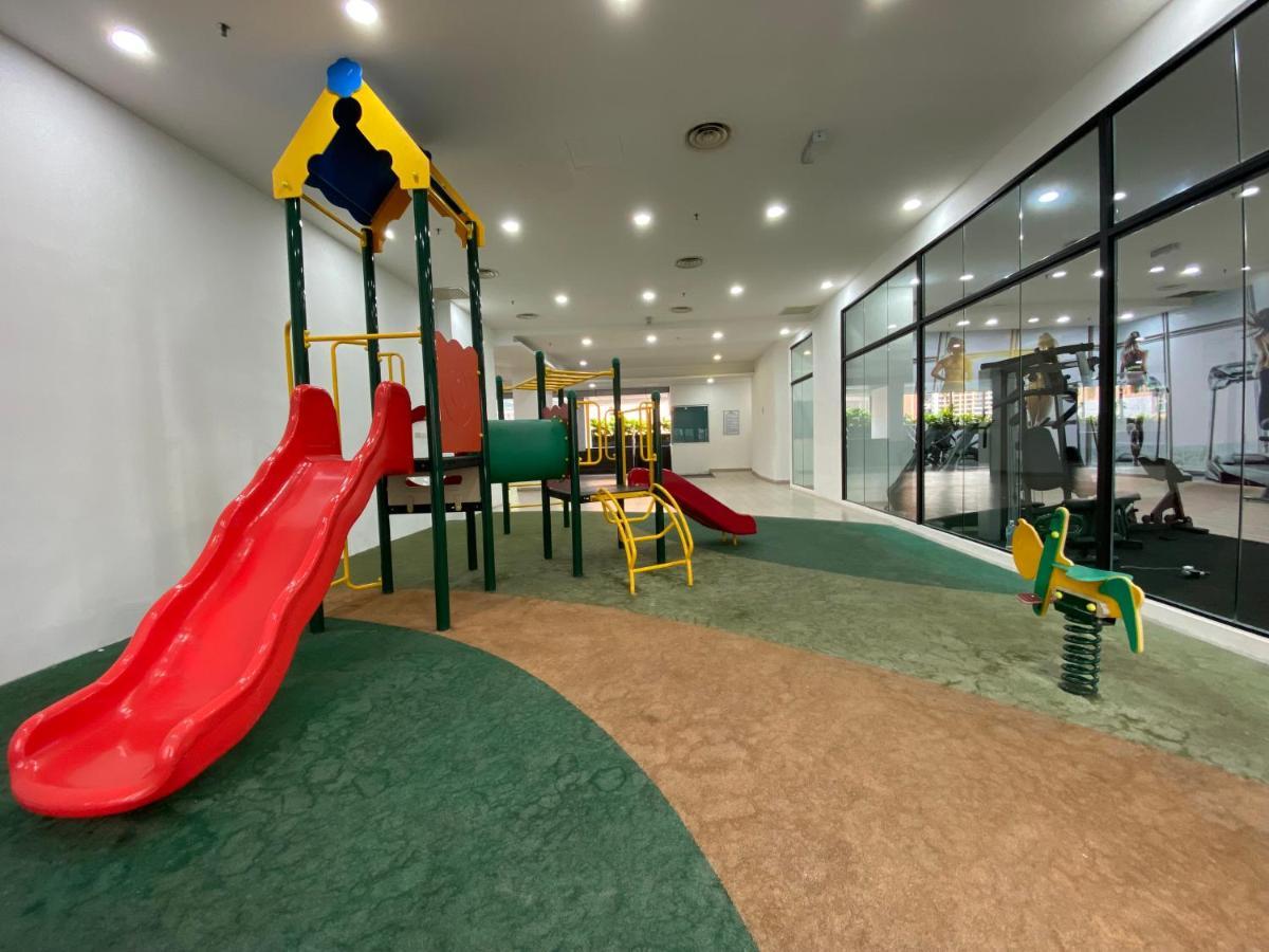 Spacious 3R,2R,Studio 5Min Walk To Time Square,Lalaport, Pool,Gym,Wifi Appartement Kuala Lumpur Buitenkant foto